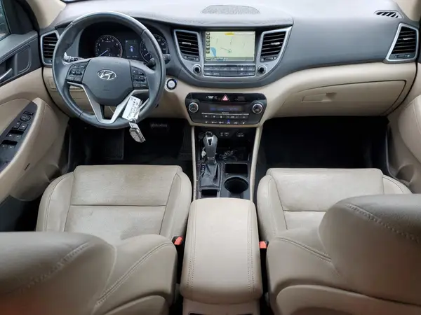 KM8J33A42HU479374 2017 HYUNDAI TUCSON - Image 8