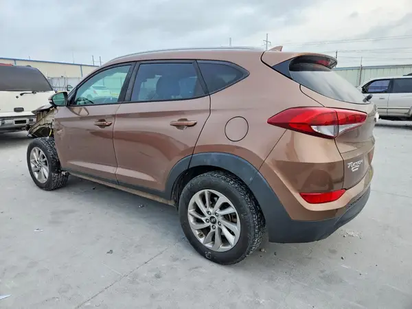 KM8J33A42HU481545 2017 HYUNDAI TUCSON - Image 2