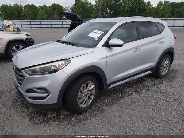KM8J33A42HU484493 2017 HYUNDAI TUCSON - Image 2
