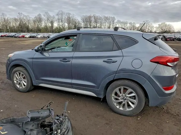 KM8J33A42HU485806 2017 HYUNDAI TUCSON - Image 2
