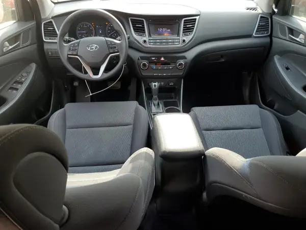 KM8J33A42HU486275 2017 HYUNDAI TUCSON - Image 8