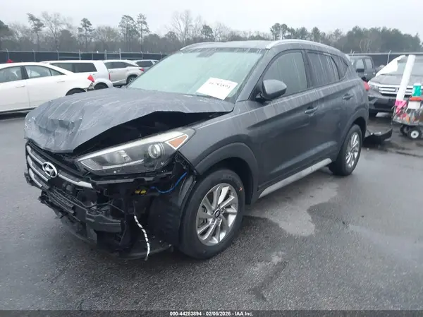 KM8J33A42HU492643 2017 HYUNDAI TUCSON - Image 2