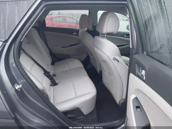 KM8J33A42HU492643 2017 HYUNDAI TUCSON - Image 8