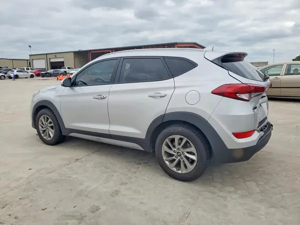 KM8J33A42HU501731 2017 HYUNDAI TUCSON - Image 2