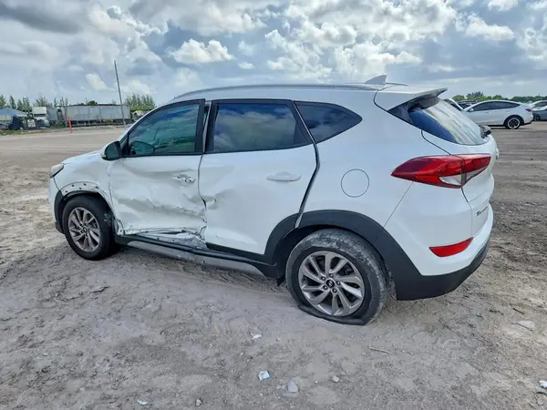 KM8J33A42HU503107 2017 HYUNDAI TUCSON - Image 2