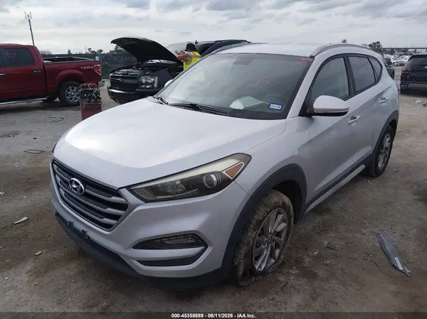 KM8J33A42HU508517 2017 HYUNDAI TUCSON - Image 2