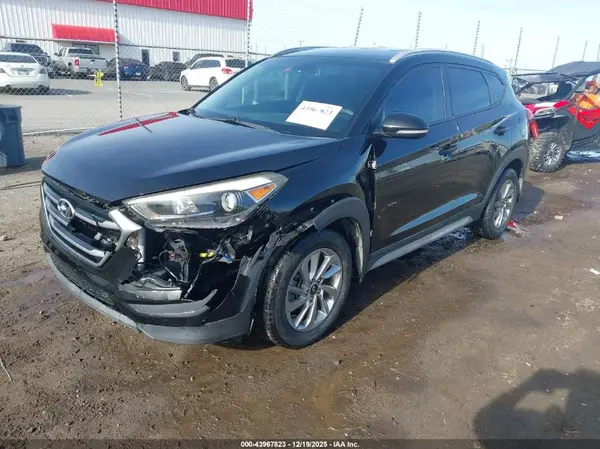 KM8J33A42HU524751 2017 HYUNDAI TUCSON - Image 2