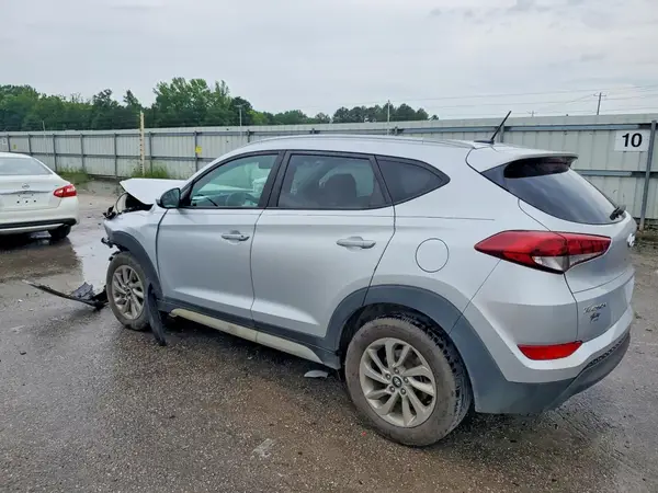 KM8J33A42HU530985 2017 HYUNDAI TUCSON - Image 2