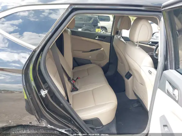 KM8J33A42HU537838 2017 HYUNDAI TUCSON - Image 8