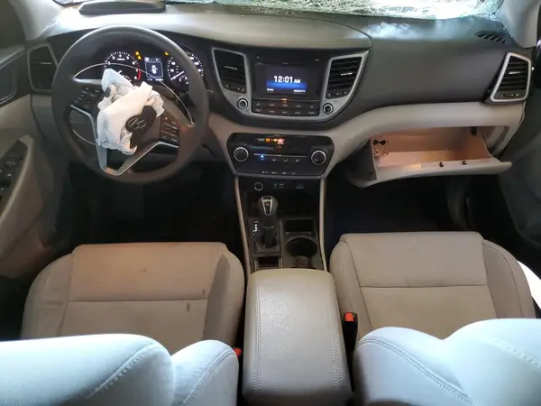 KM8J33A42HU550136 2017 HYUNDAI TUCSON - Image 8