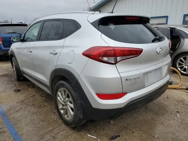 KM8J33A42HU566935 2017 HYUNDAI TUCSON - Image 2