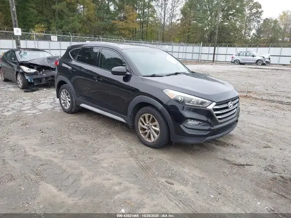 KM8J33A42HU585775 2017 HYUNDAI TUCSON - Image 1