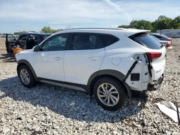 KM8J33A42HU592449 2017 HYUNDAI TUCSON - Image 2