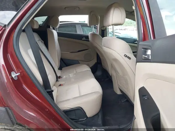 KM8J33A42JU600782 2018 HYUNDAI TUCSON - Image 8