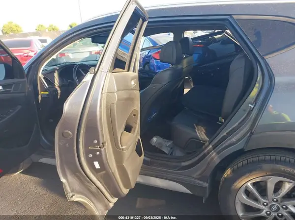 KM8J33A42JU605335 2018 HYUNDAI TUCSON - Image 8