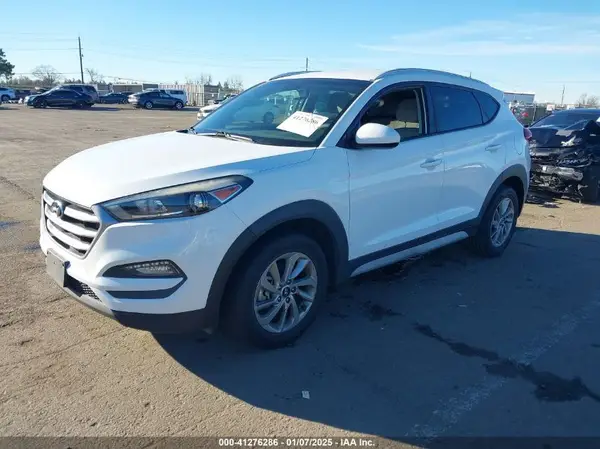 KM8J33A42JU606551 2018 HYUNDAI TUCSON - Image 2