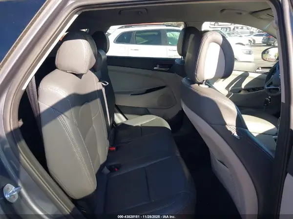 KM8J33A42JU608851 2018 HYUNDAI TUCSON - Image 8
