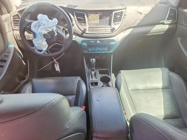 KM8J33A42JU612009 2018 HYUNDAI TUCSON - Image 8