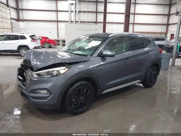 KM8J33A42JU615055 2018 HYUNDAI TUCSON - Image 2
