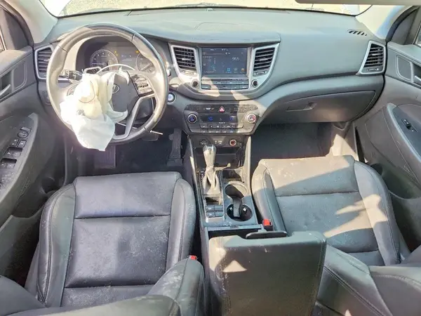 KM8J33A42JU633006 2018 HYUNDAI TUCSON - Image 8