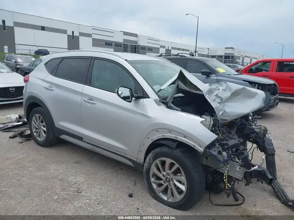 KM8J33A42JU639226 2018 HYUNDAI TUCSON - Image 1