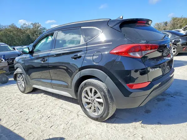 KM8J33A42JU653434 2018 HYUNDAI TUCSON - Image 2