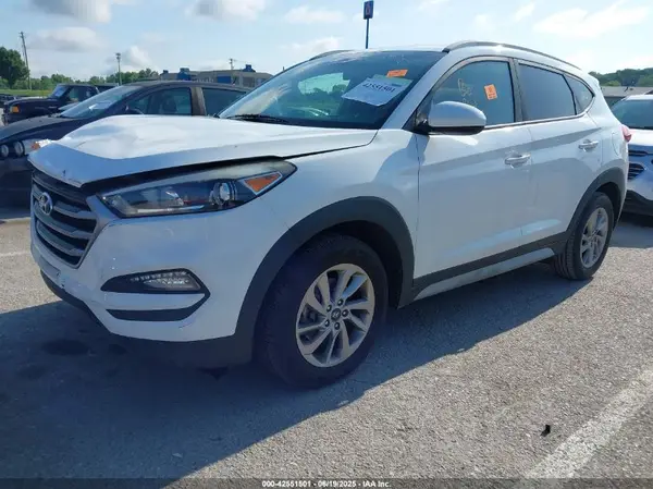 KM8J33A42JU655538 2018 HYUNDAI TUCSON - Image 2