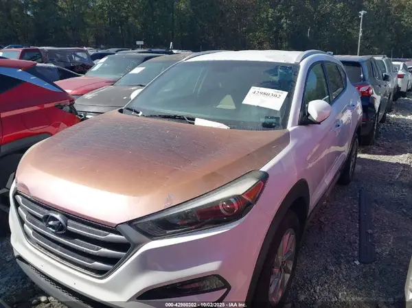 KM8J33A42JU665549 2018 HYUNDAI TUCSON - Image 2