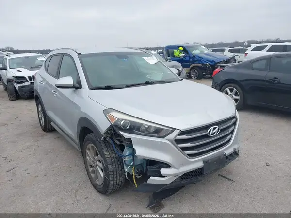 KM8J33A42JU665776 2018 HYUNDAI TUCSON - Image 1