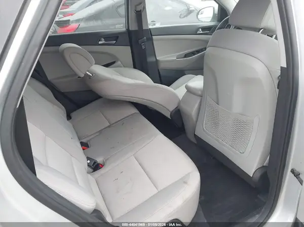 KM8J33A42JU665776 2018 HYUNDAI TUCSON - Image 8