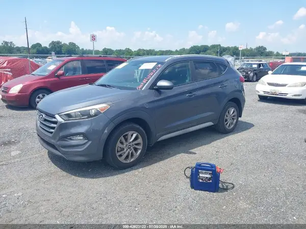 KM8J33A42JU670508 2018 HYUNDAI TUCSON - Image 2