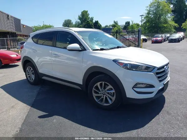 KM8J33A42JU677071 2018 HYUNDAI TUCSON - Image 1