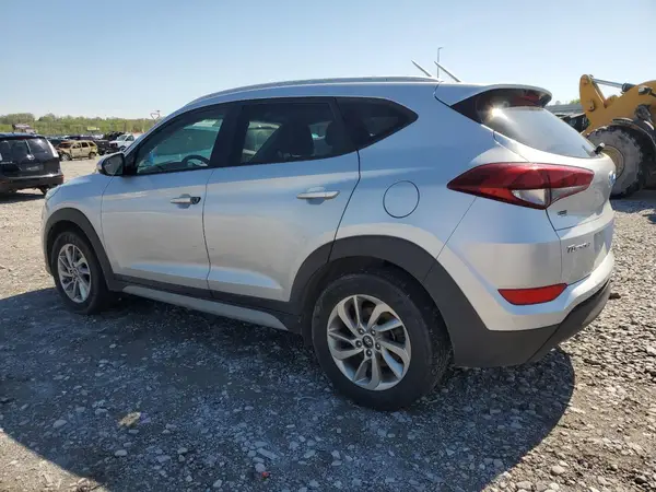 KM8J33A42JU678186 2018 HYUNDAI TUCSON - Image 2