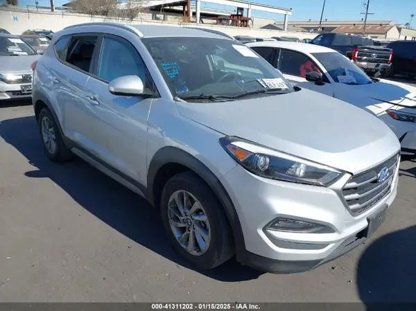 KM8J33A42JU680407 2018 HYUNDAI TUCSON - Image 1