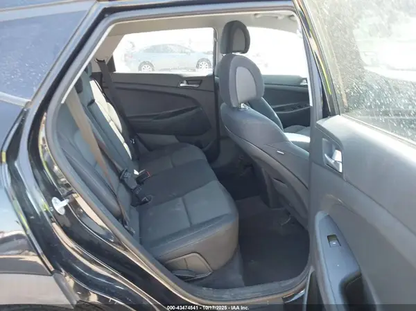 KM8J33A42JU683162 2018 HYUNDAI TUCSON - Image 8
