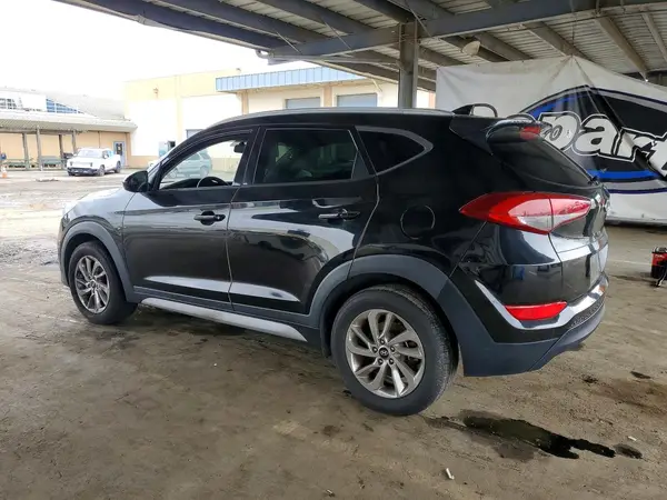KM8J33A42JU683372 2018 HYUNDAI TUCSON - Image 2