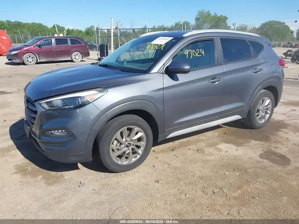 KM8J33A42JU692718 2018 HYUNDAI TUCSON - Image 2