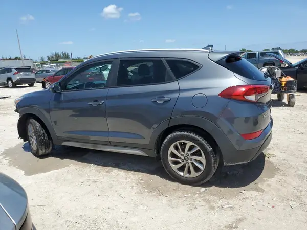KM8J33A42JU692802 2018 HYUNDAI TUCSON - Image 2