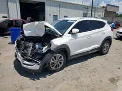 KM8J33A42JU692895 2018 HYUNDAI TUCSON