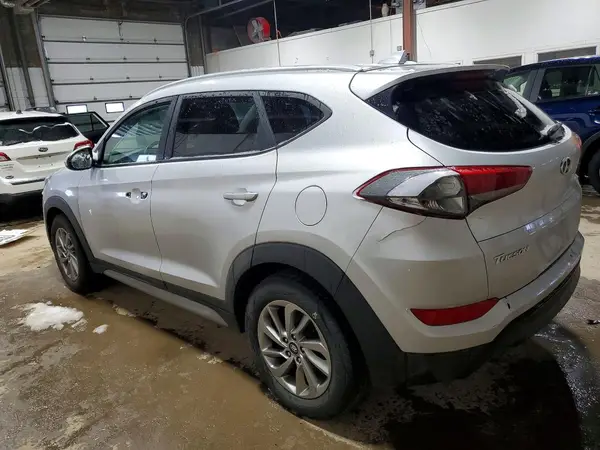 KM8J33A42JU693237 2018 HYUNDAI TUCSON - Image 2