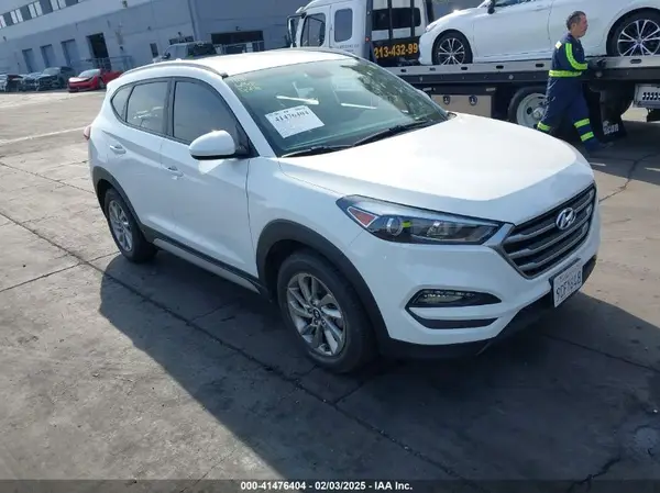 KM8J33A42JU693500 2018 HYUNDAI TUCSON - Image 1
