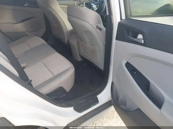 KM8J33A42JU702731 2018 HYUNDAI TUCSON - Image 8