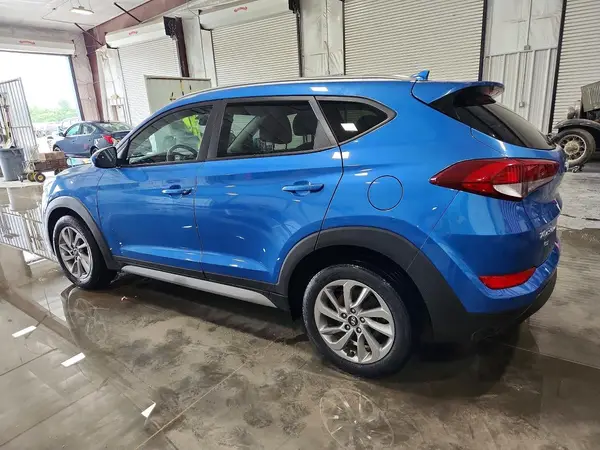 KM8J33A42JU705628 2018 HYUNDAI TUCSON - Image 2