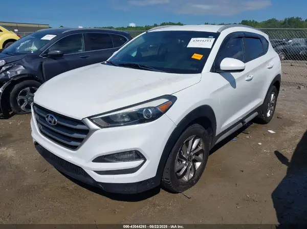 KM8J33A42JU707086 2018 HYUNDAI TUCSON - Image 2
