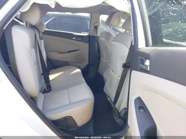 KM8J33A42JU707086 2018 HYUNDAI TUCSON - Image 8