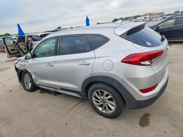 KM8J33A42JU707198 2018 HYUNDAI TUCSON - Image 2