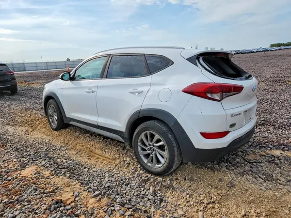 KM8J33A42JU712496 2018 HYUNDAI TUCSON - Image 2