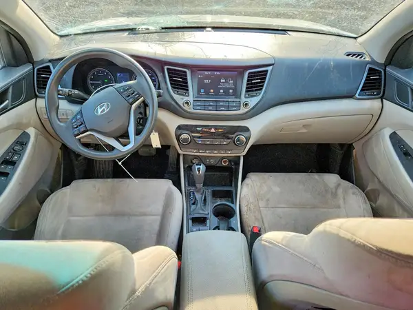 KM8J33A42JU712496 2018 HYUNDAI TUCSON - Image 8