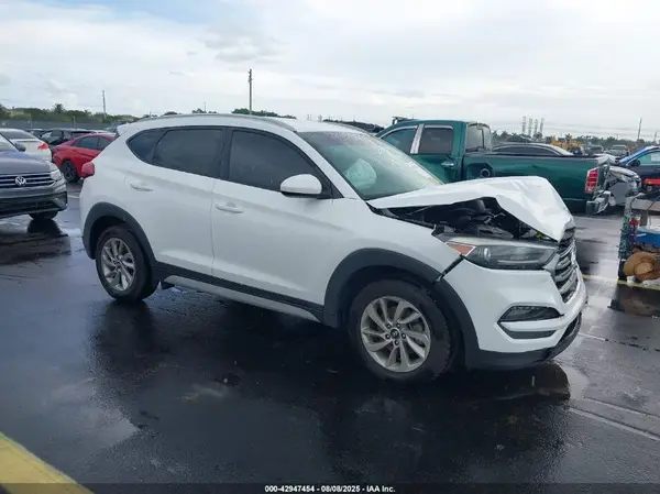 KM8J33A42JU717035 2018 HYUNDAI TUCSON - Image 1