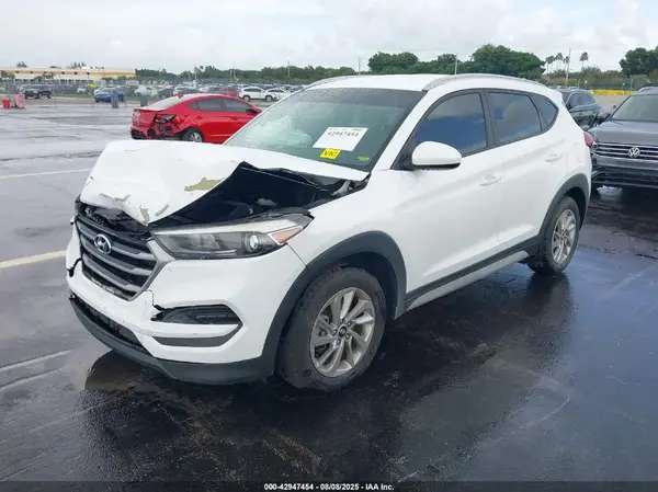 KM8J33A42JU717035 2018 HYUNDAI TUCSON - Image 2
